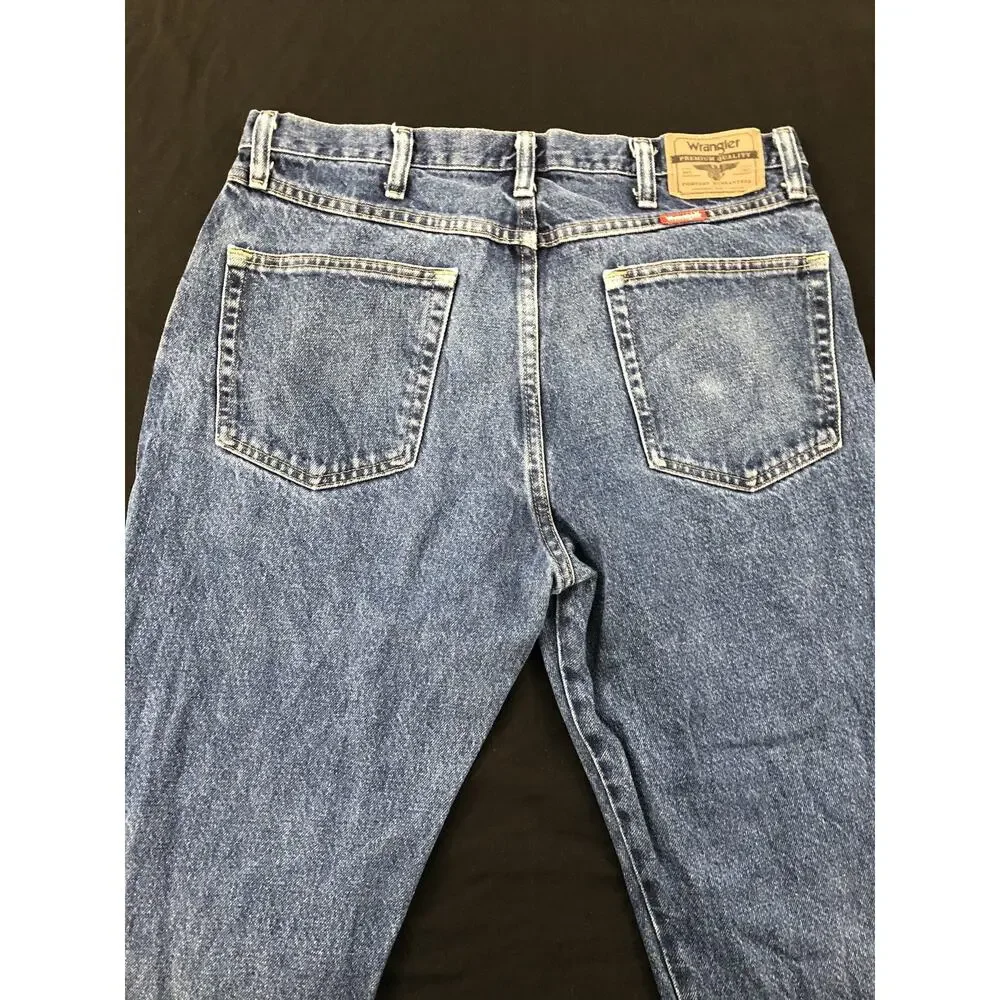 Wrangler Jeans Mens 34x30 Blue Medium Wash Regular Fit Straight Denim Pockets